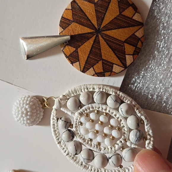 Elegant White and Brown Earrings Set of 2 - Picture 17 of 17